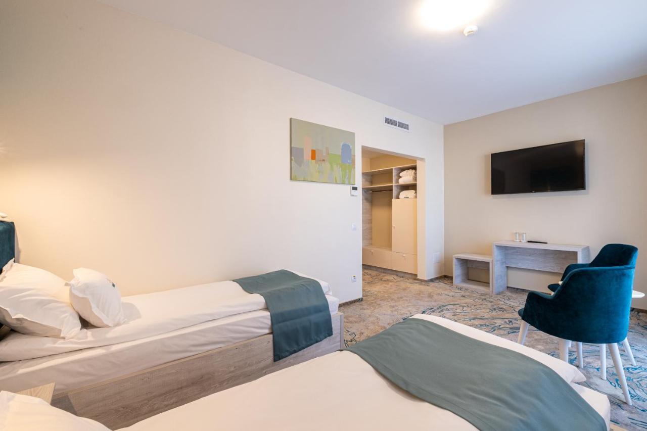 Fiald Hotel & Spa Bacau Exterior photo