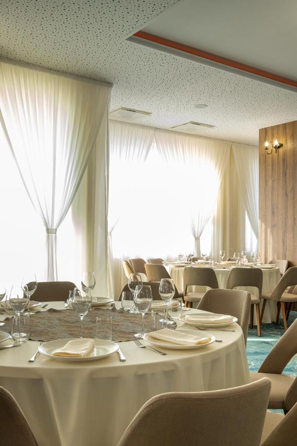 Fiald Hotel & Spa Bacau Exterior photo